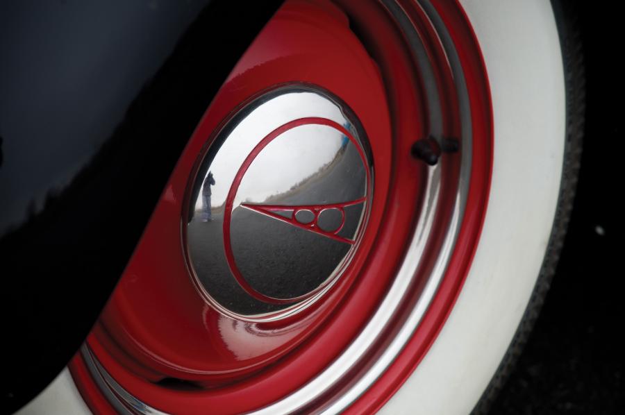  Ford DeLuxe 3-Window Custom Coupe 1936 года  (фото 2 из 9)